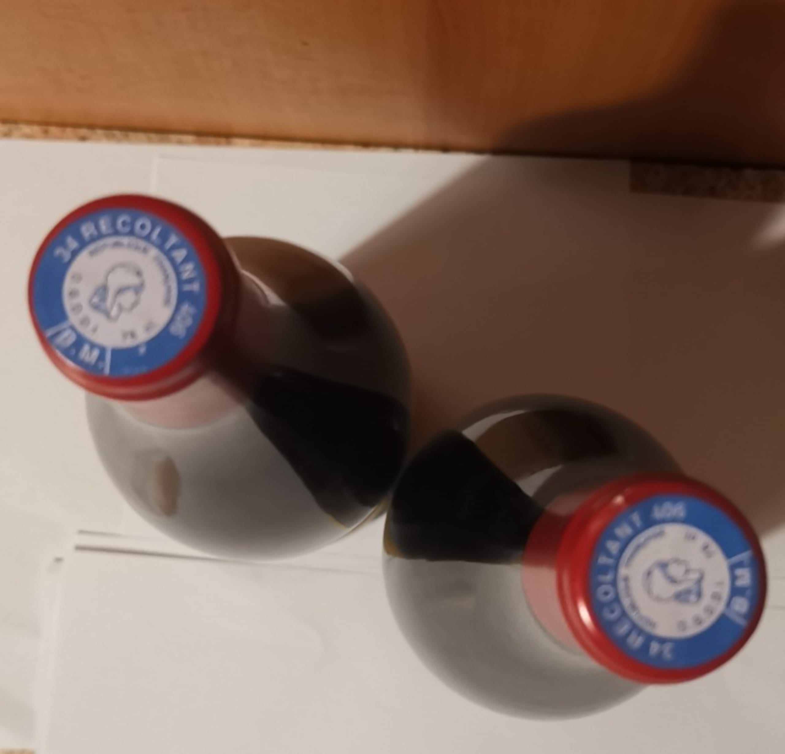 Caps