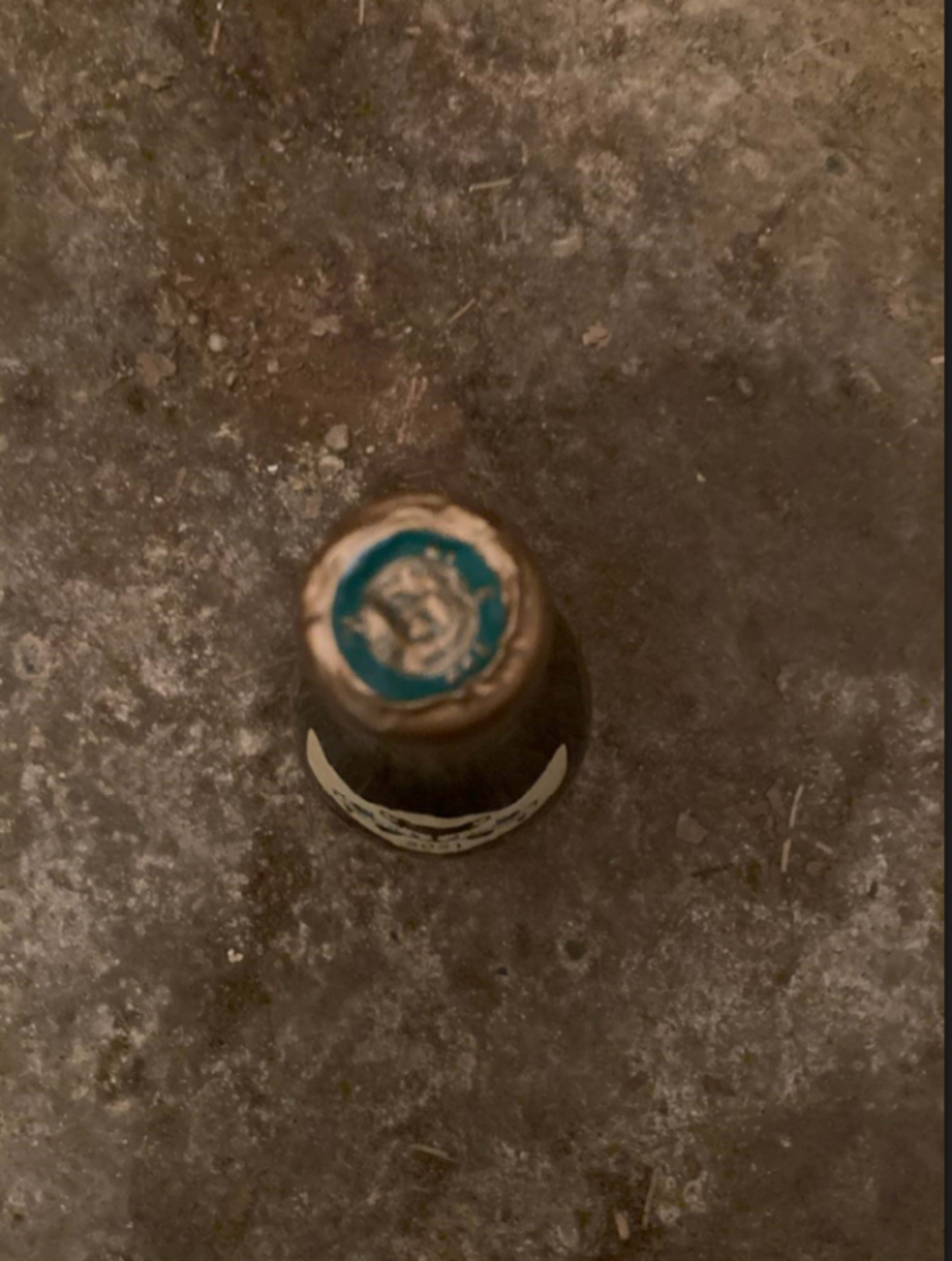 Caps