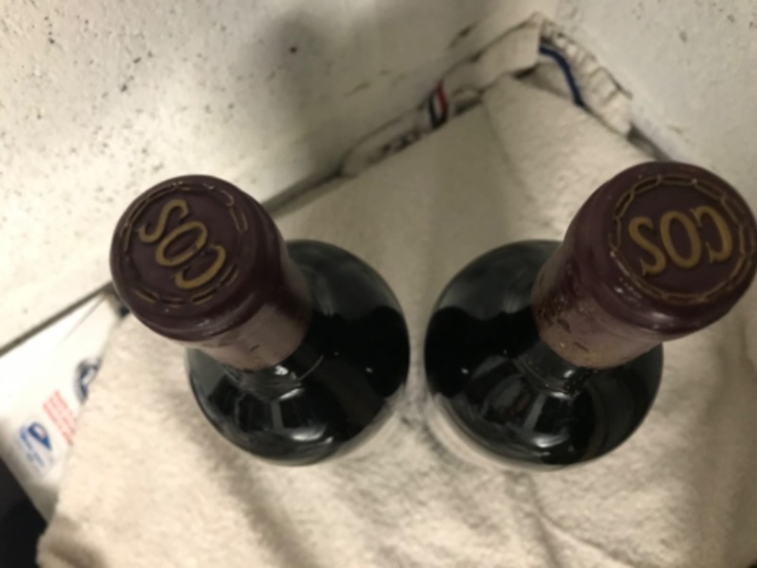 Caps