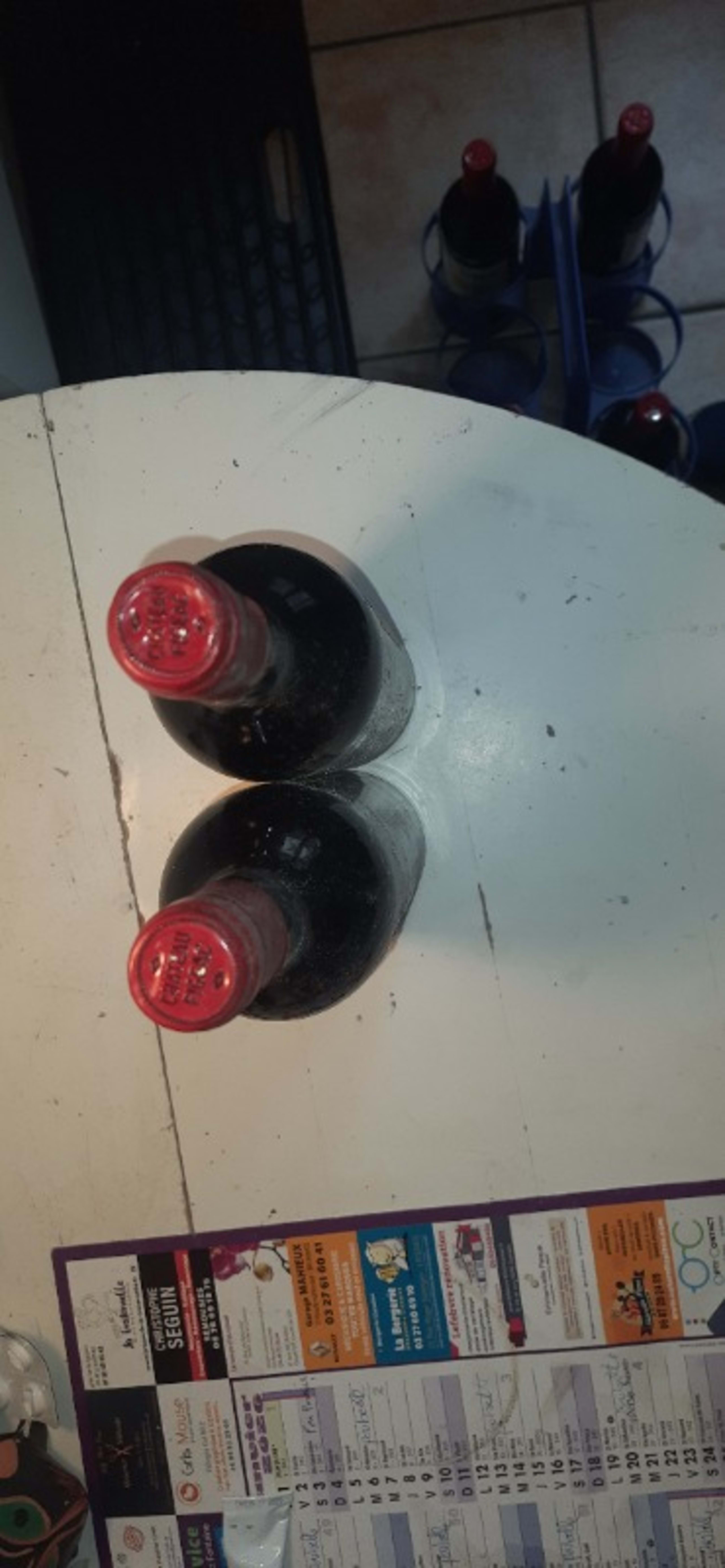 Caps