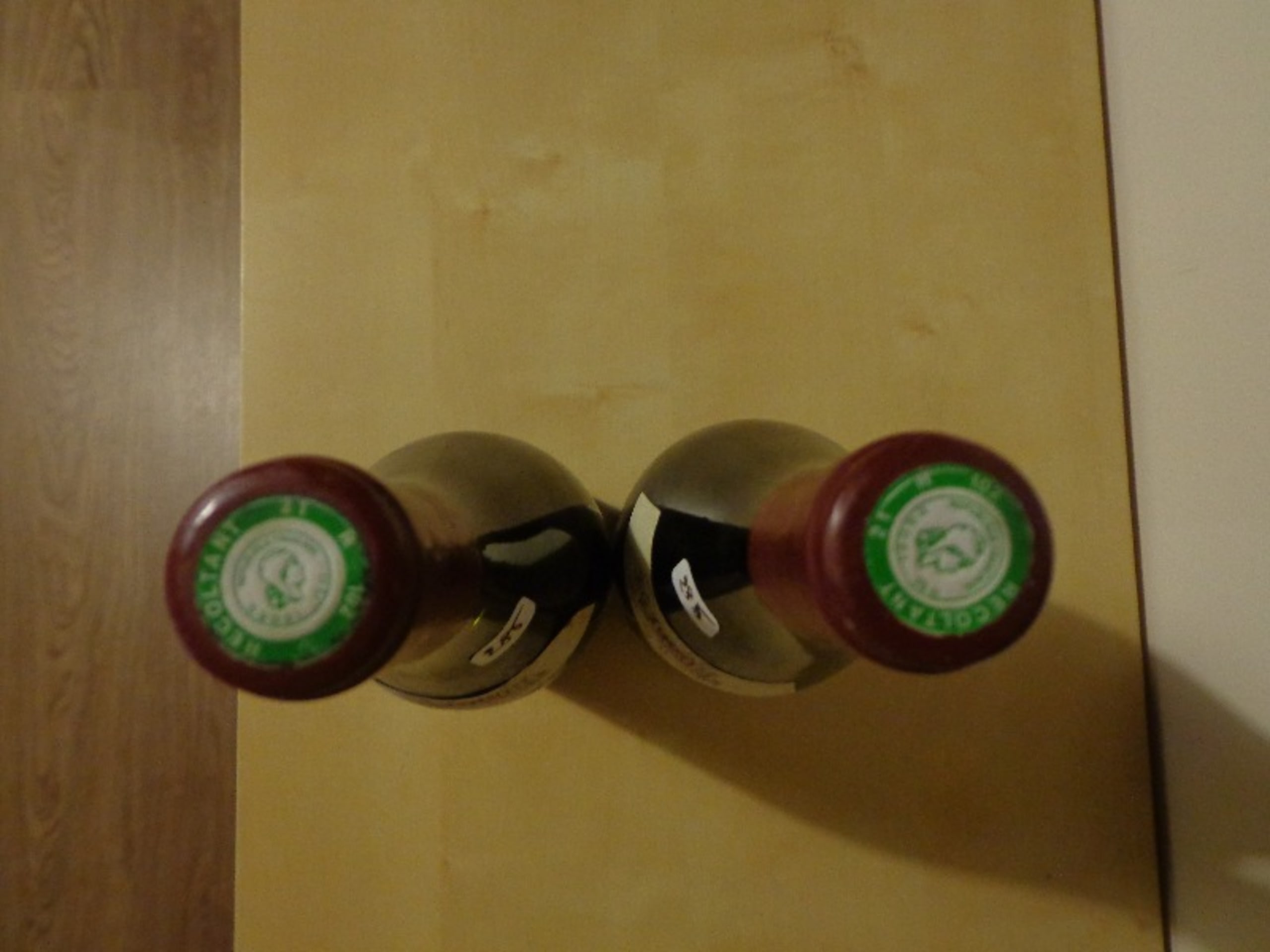 Caps