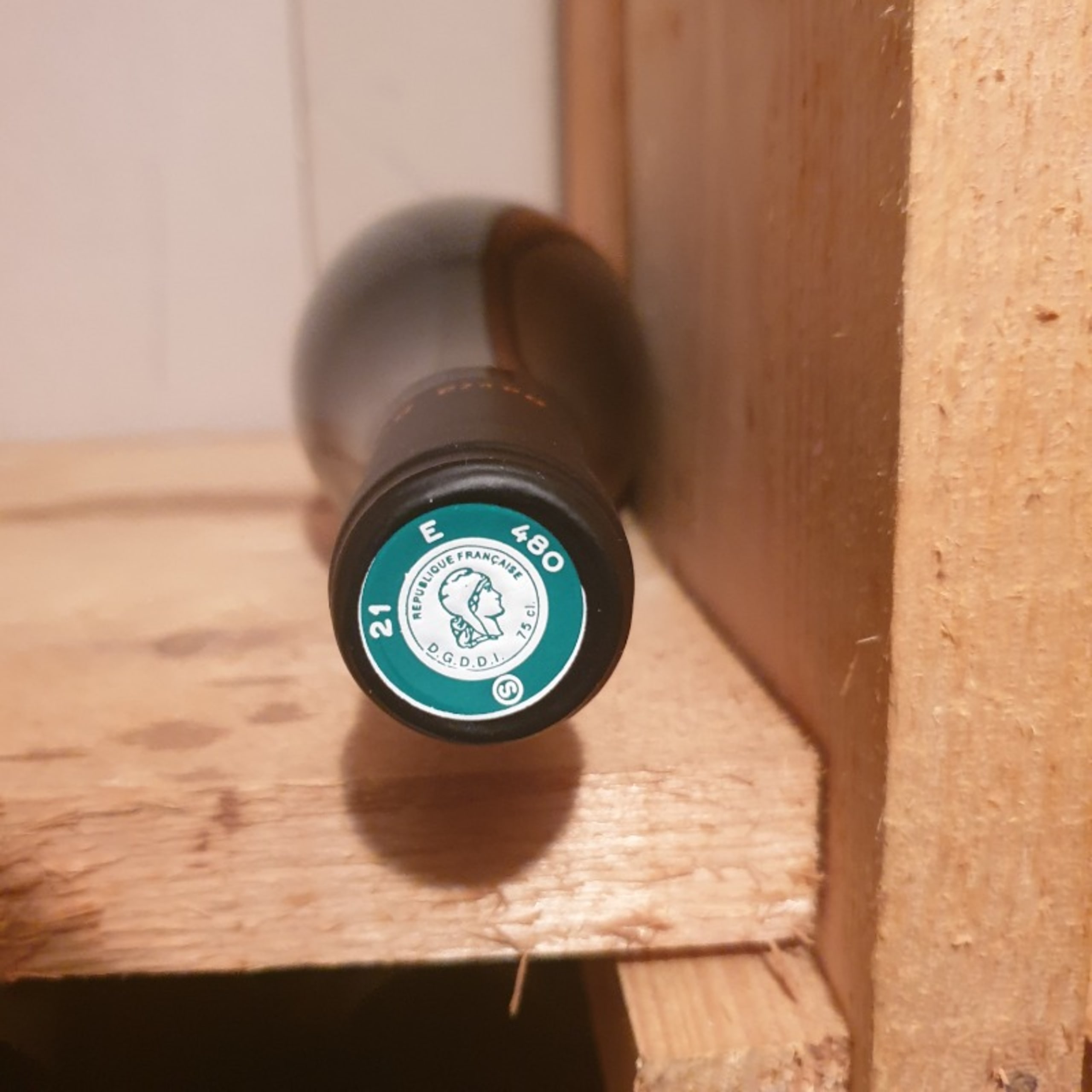 Caps
