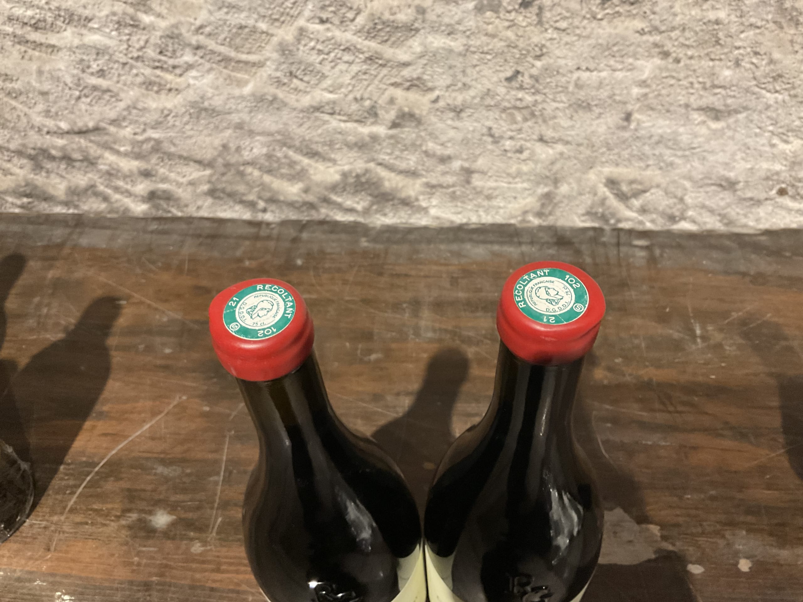 Caps