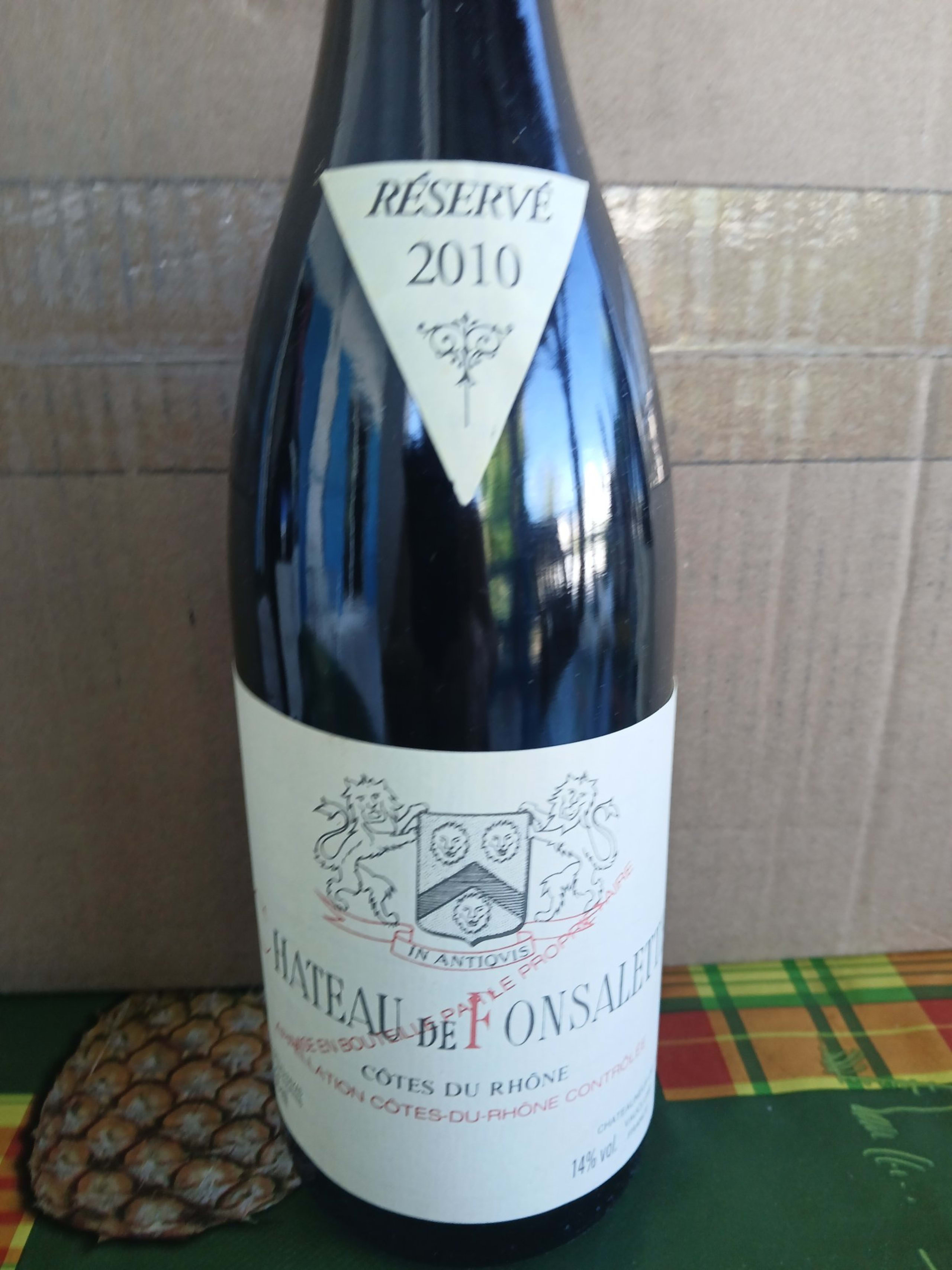 Château de Fonsalette, Côtes du Rhône, Rouge, 2010