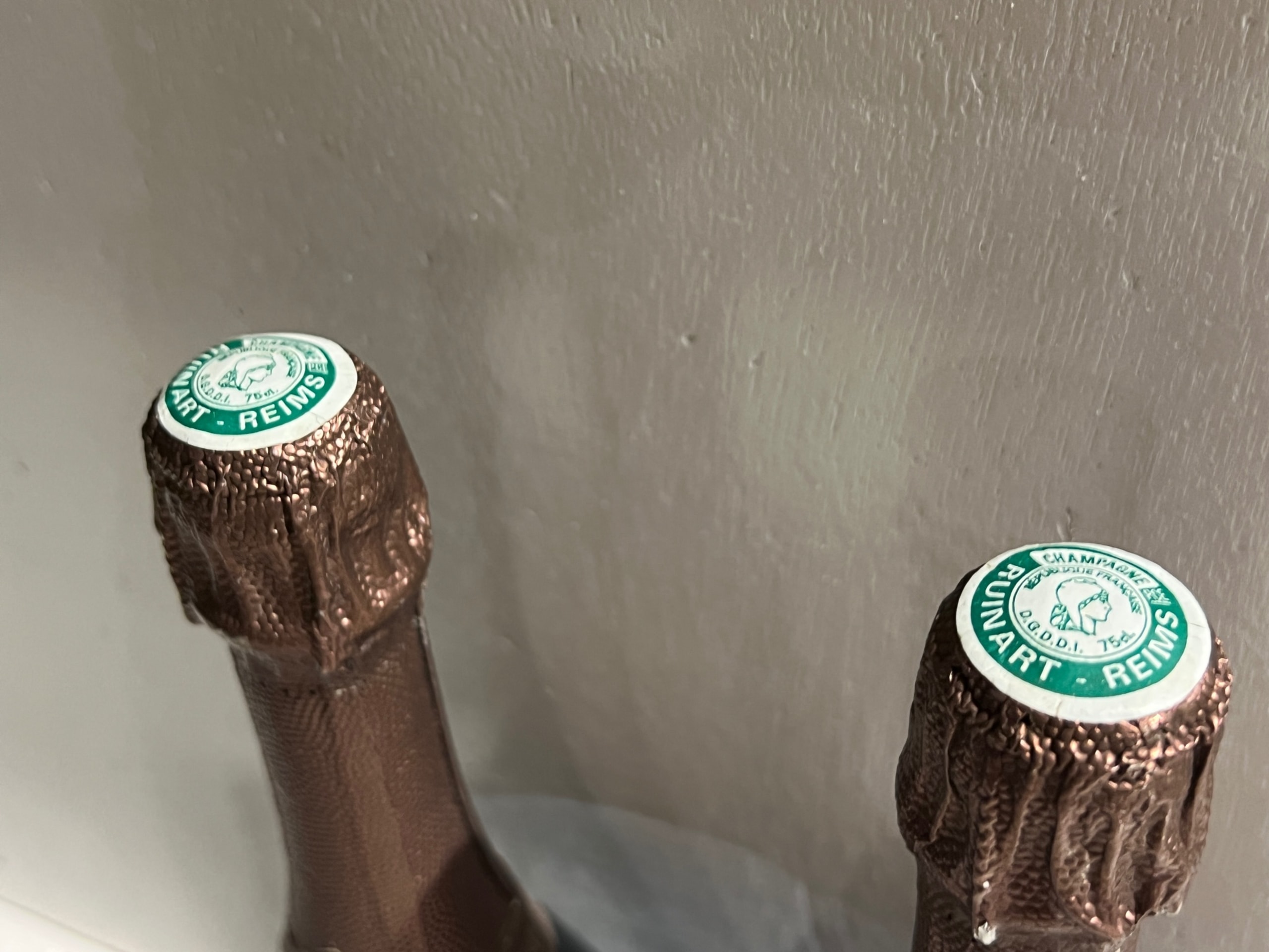 Caps