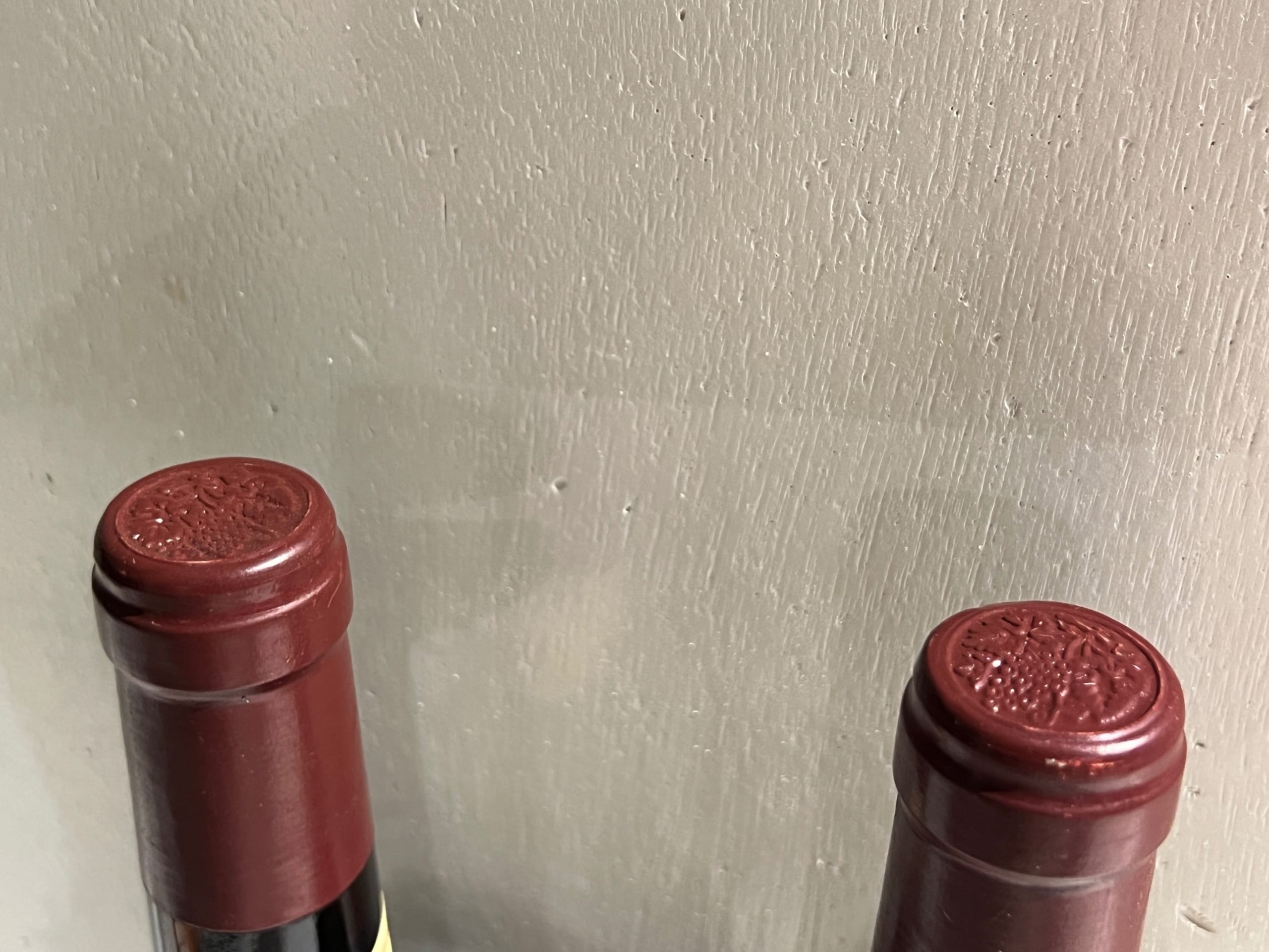 Caps