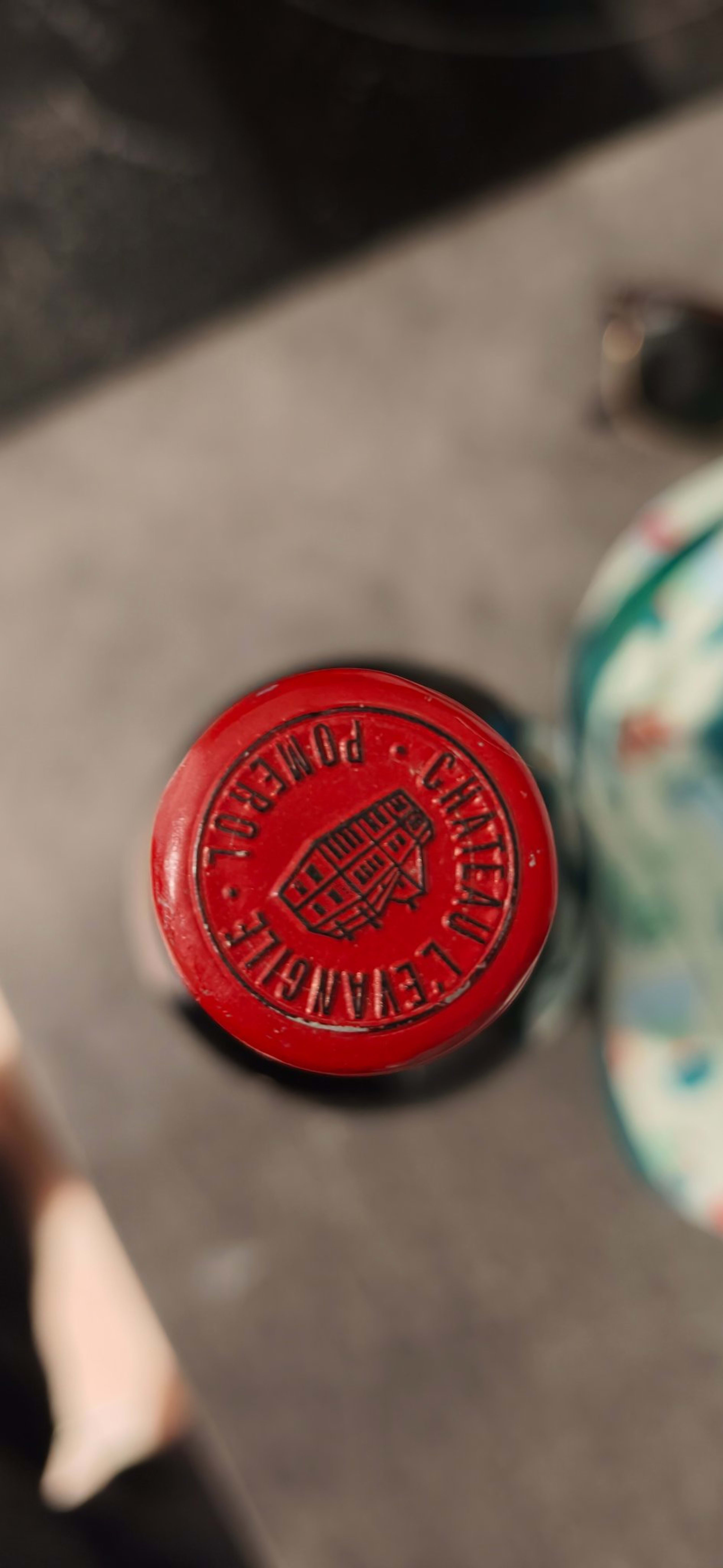 Caps