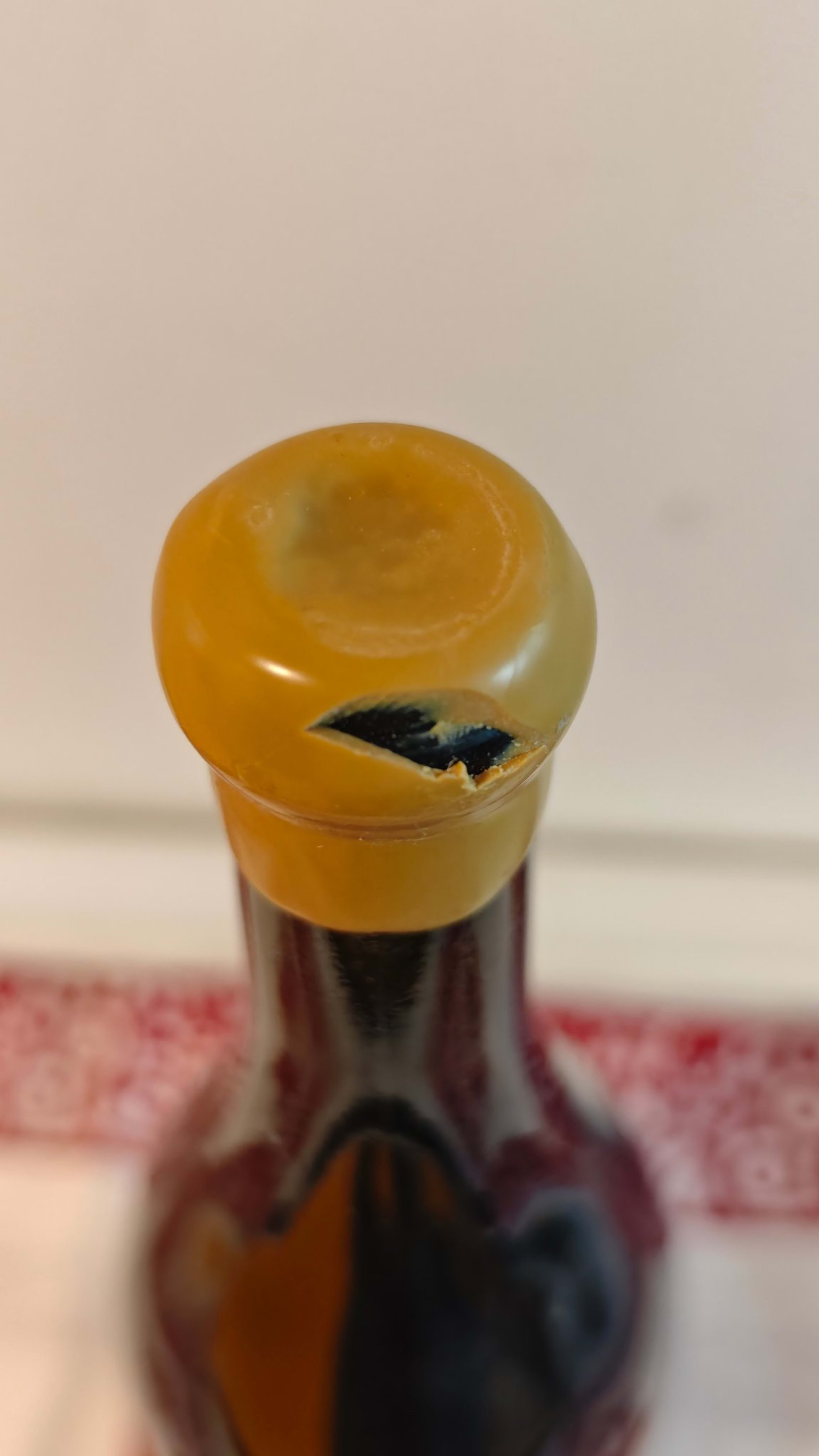 Caps