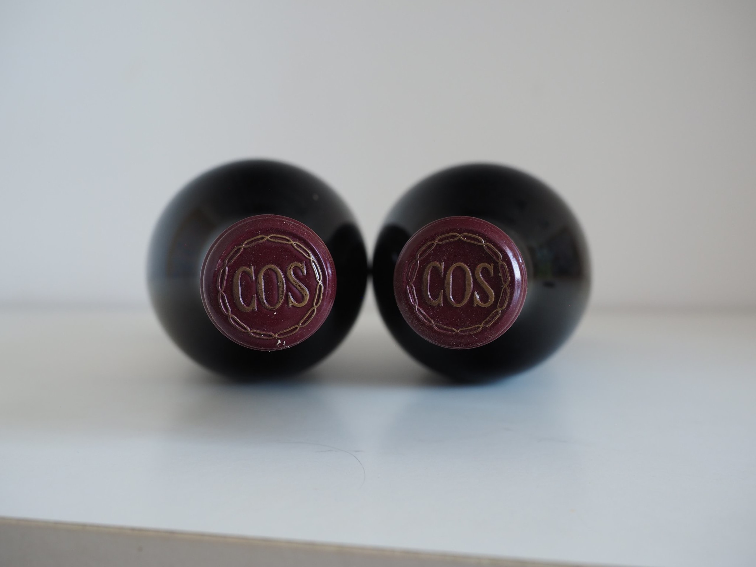 Caps