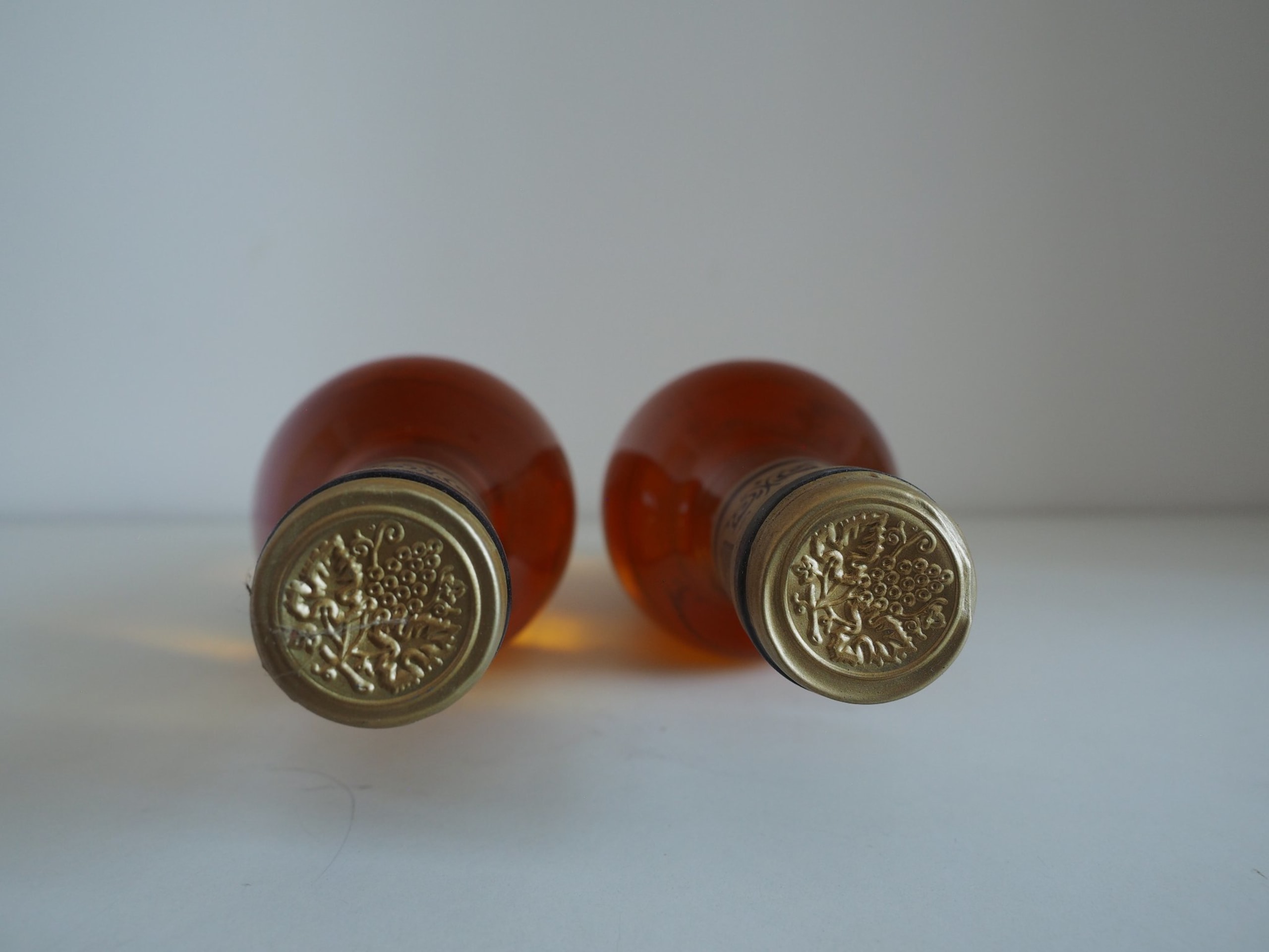 Caps