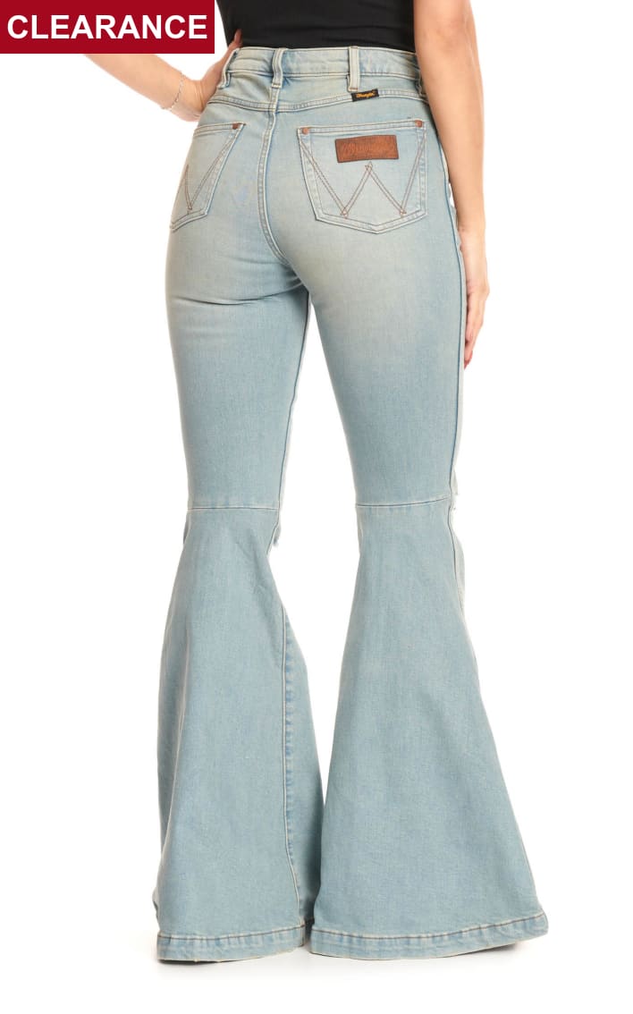 Women's Wrangler Jeans | Cavender's