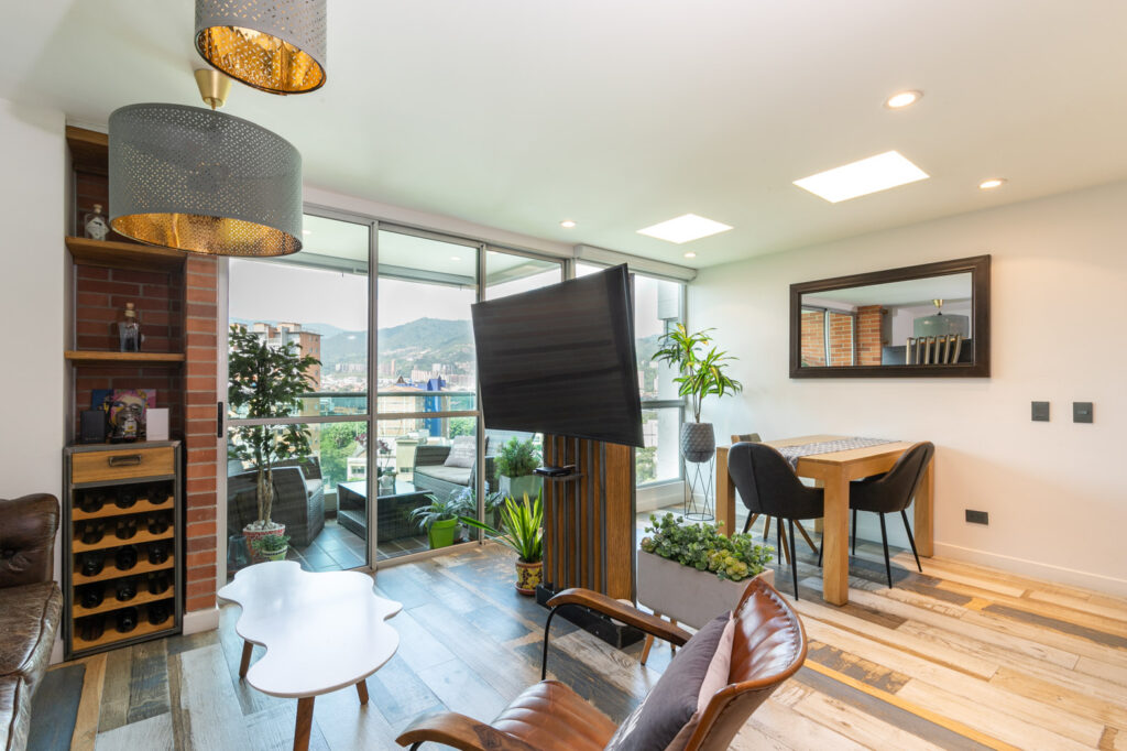 1BR 3BA Apartment for Rent in  Comuna 14 - El Poblado,  Antioquia - $1,600