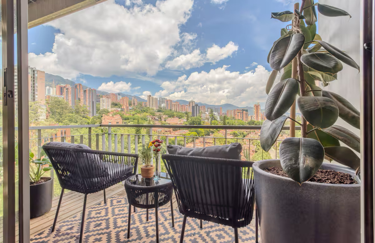 0.5BR 1BA Apartment for Rent in La Florida, Antioquia - $1,600