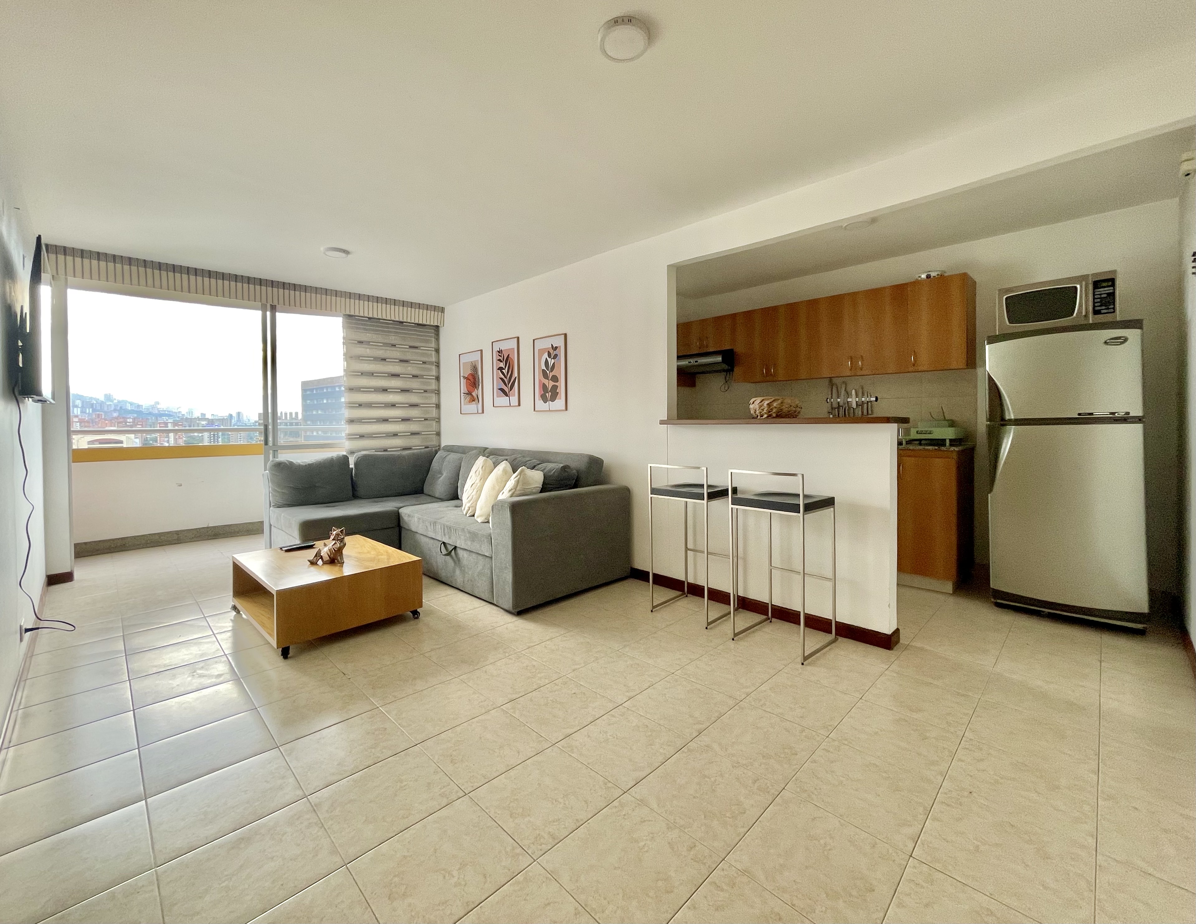 1BR 1BA in La Aguacatala | Caza de Casa