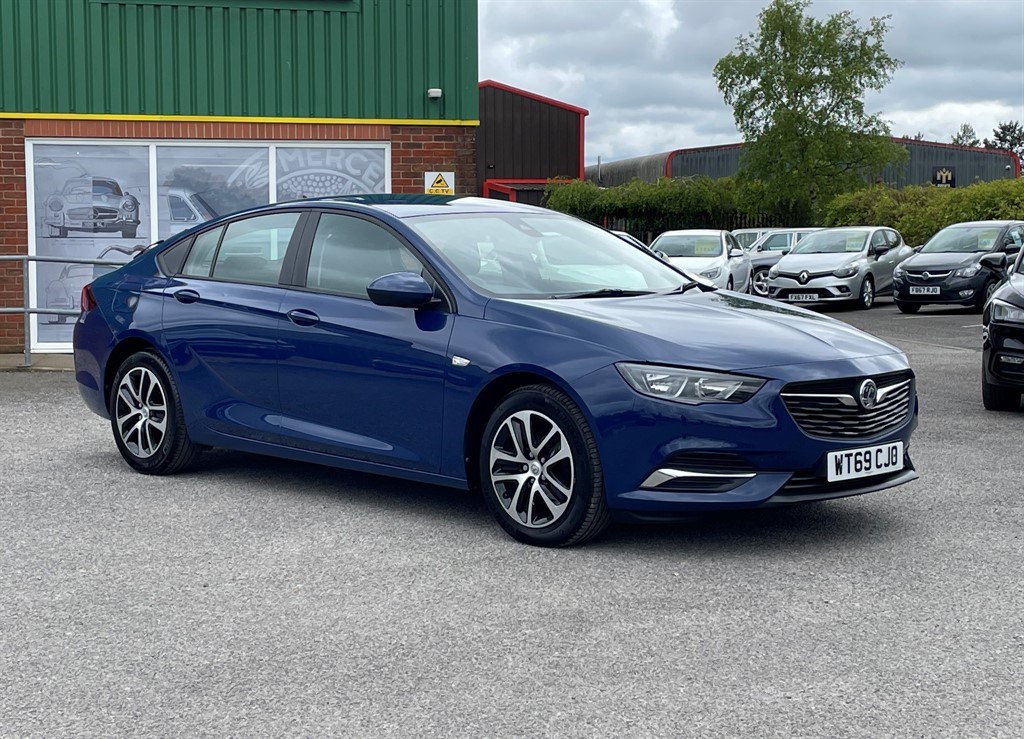 2020 used Vauxhall Insignia 1.6 Turbo D ecoTEC Design Nav Grand Sport 5dr Diesel Manual Euro 6 (s/s) (1