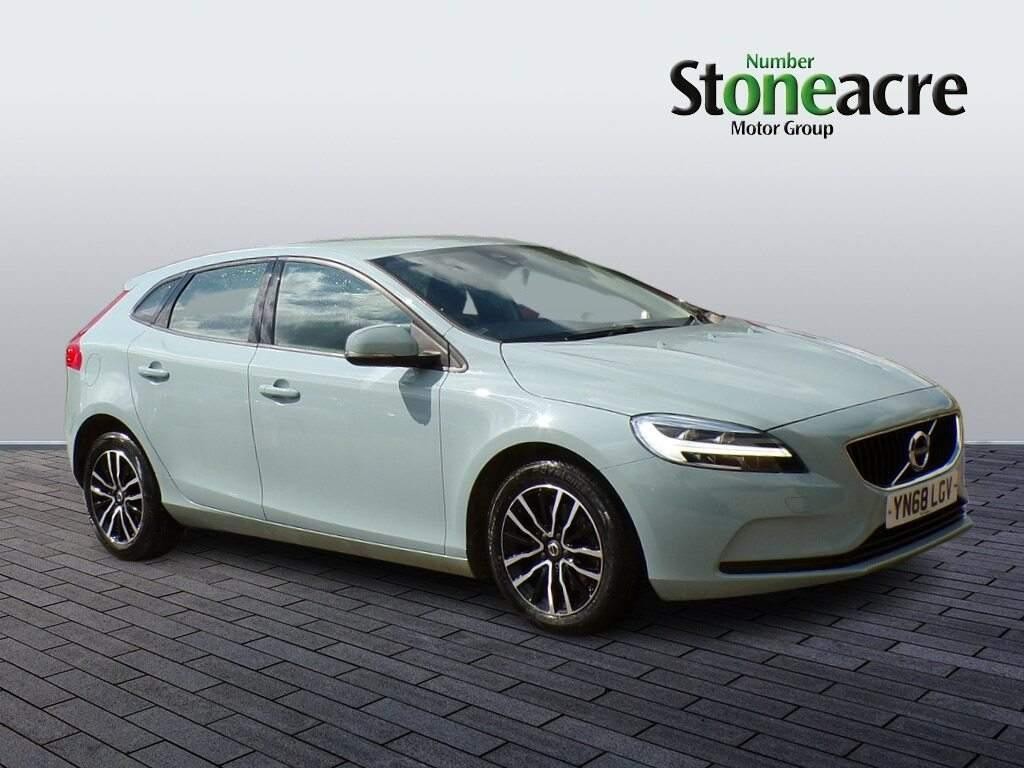 2018 used Volvo V40 Momentum Nav Plus