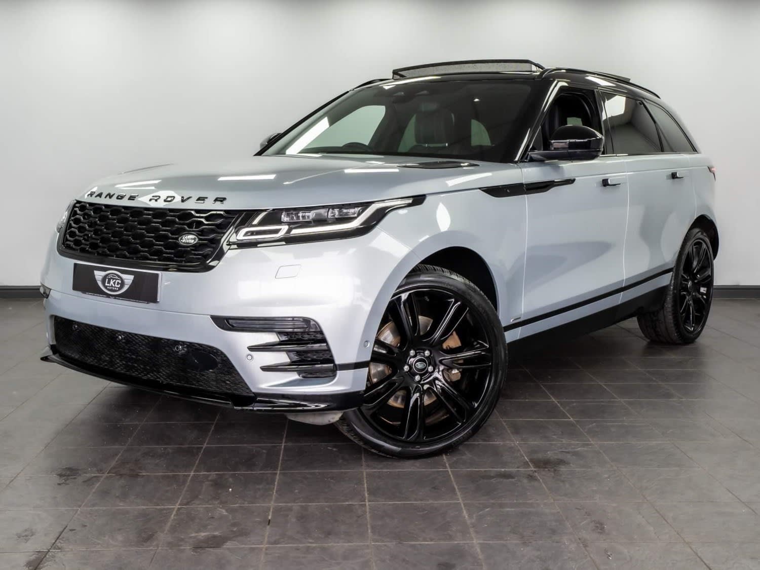 2021 used Land Rover Range Rover Velar 3.0 D300 MHEV R-Dynamic HSE Auto 4WD Euro 6 (s/s) 5dr