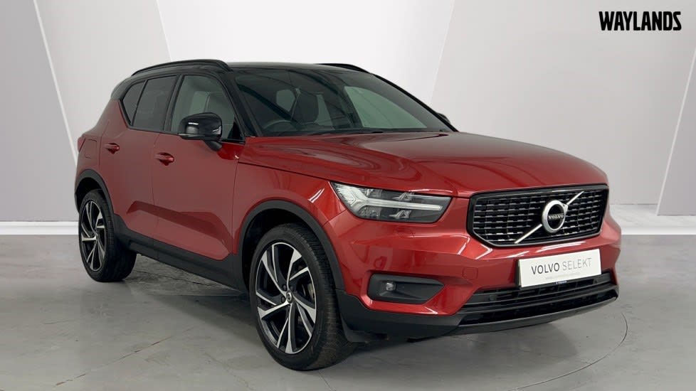 2020 used Volvo XC40 R-Design Pro, T3 manual