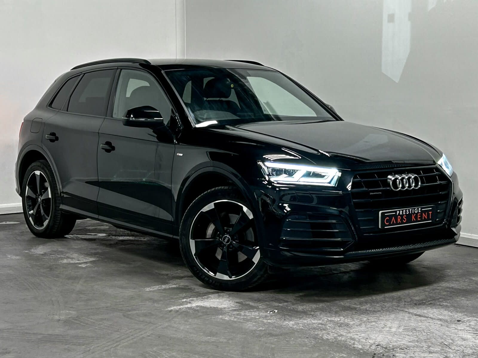 2020 used Audi Q5 Estate Black Edition