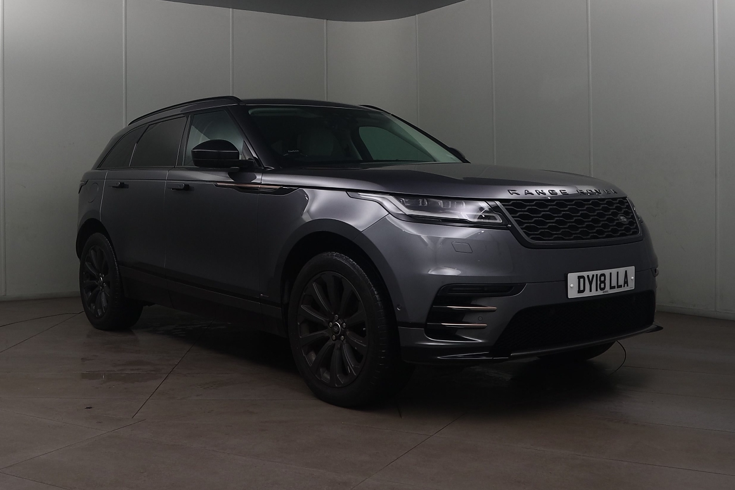 2018 used Land Rover Range Rover Velar 2.0 D240 R-Dynamic SE 5dr Auto