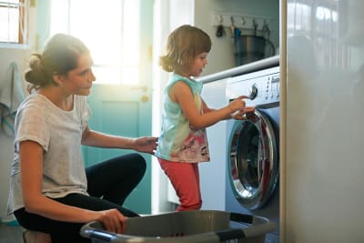 mamma-en-kind-wassen