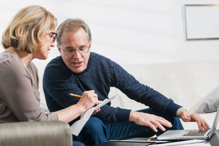 hypotheek-senioren-laptop-formulier-bank