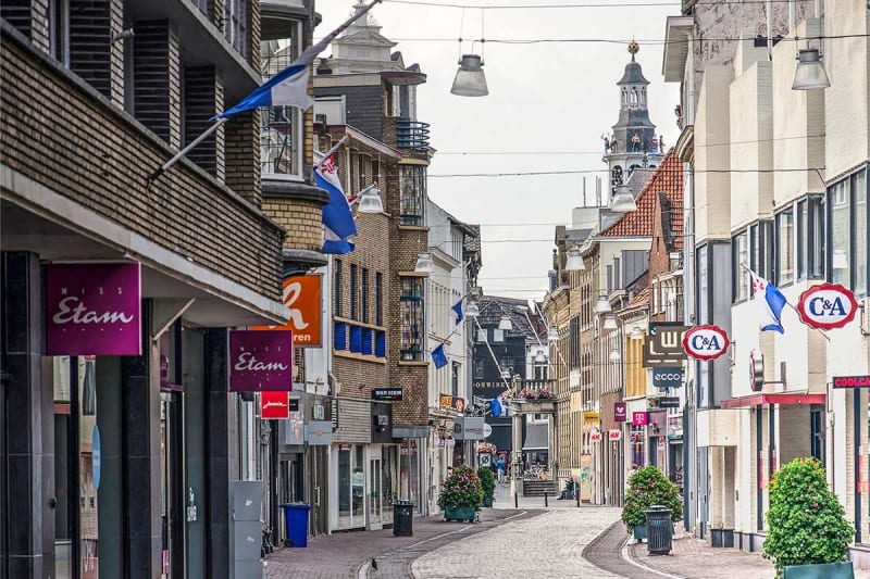 winkelstraat leeg