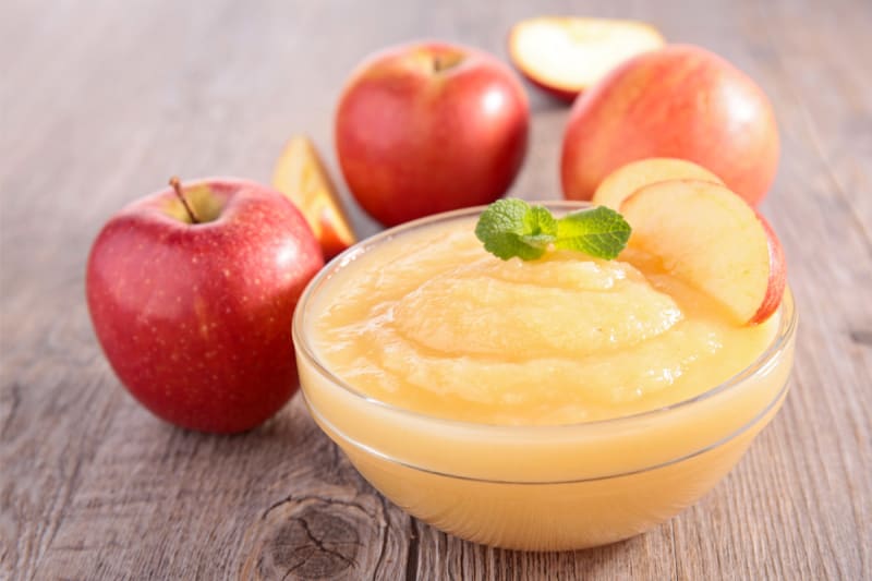 Appelmoes in schaal