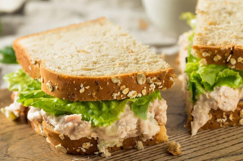 Tonijnsalade op brood