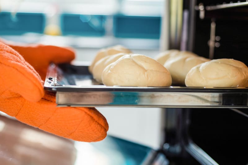 Verse afbakbroodjes in de supermarkt