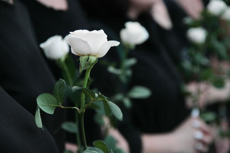 Uitvaart witte bloemen