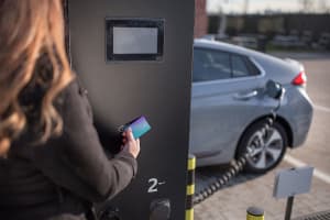 Laadpaal betalen met pas