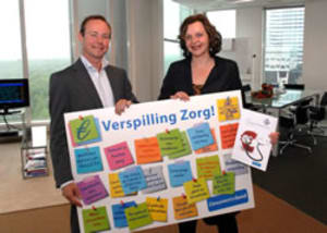 Betaalbare zorg Bart Combee met minister Schippers tegen verspilling in de zorg