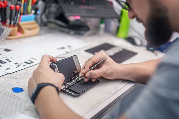 Smartphones makkelijker te repareren door Europese wet 1200x800