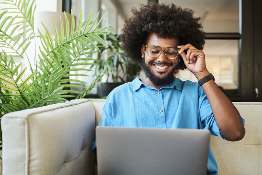 Zet reclame in Windows 11 uit