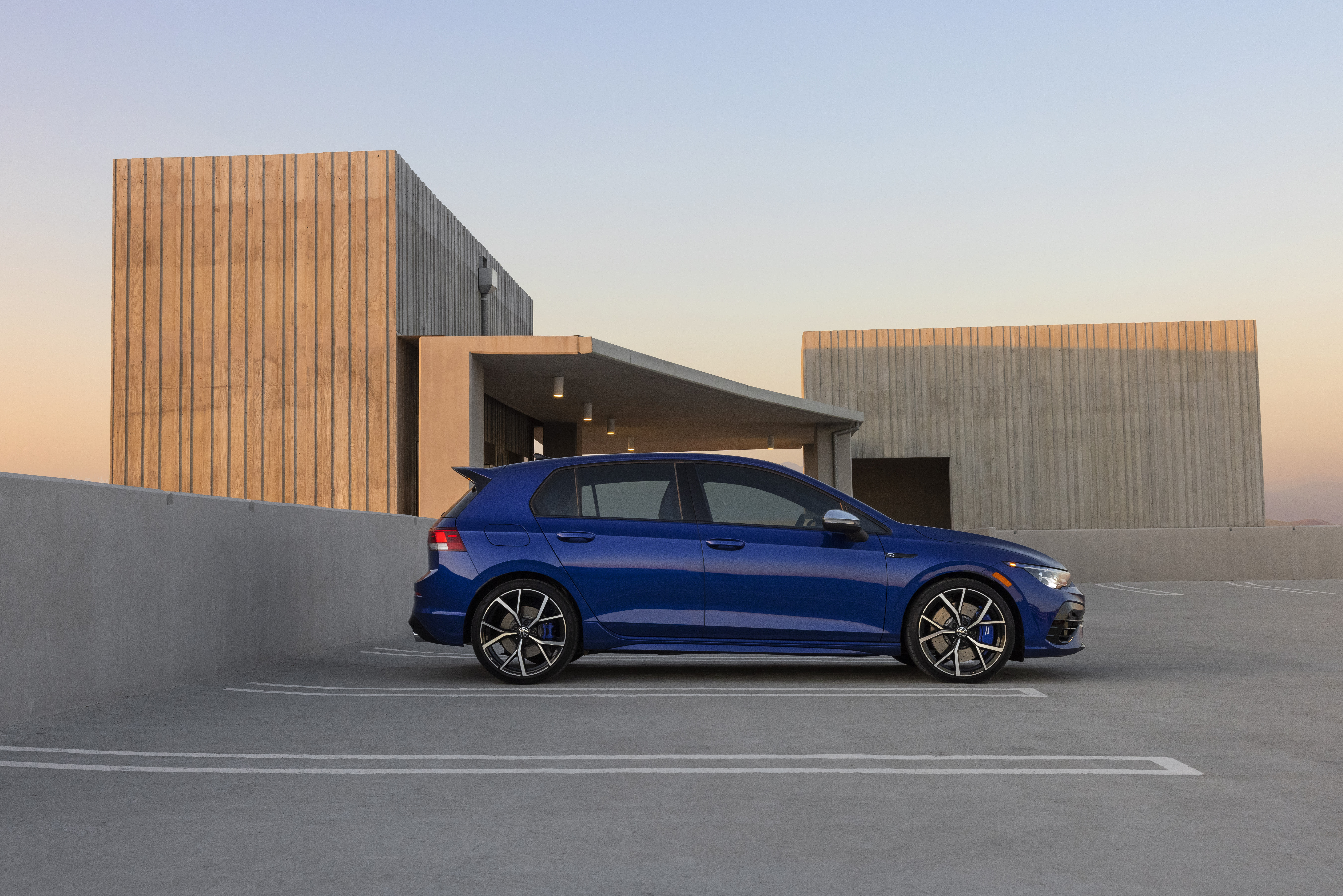 Pros & Cons of Hybrid Cars
