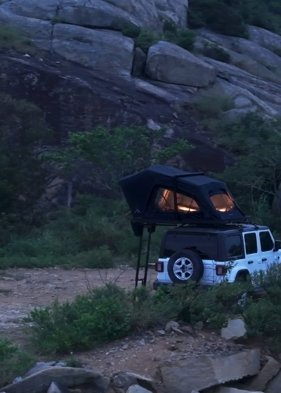 Freedom_Hybrid_Led_Light_Dachzelt_Mobile_V01_NR02