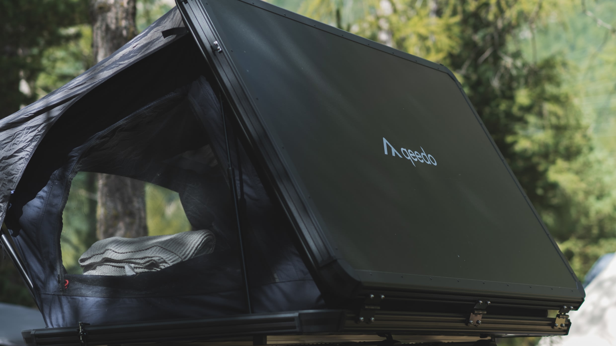 05_Freedom_Slim_Leicht_stabil_NR01_Desktop_Mobile