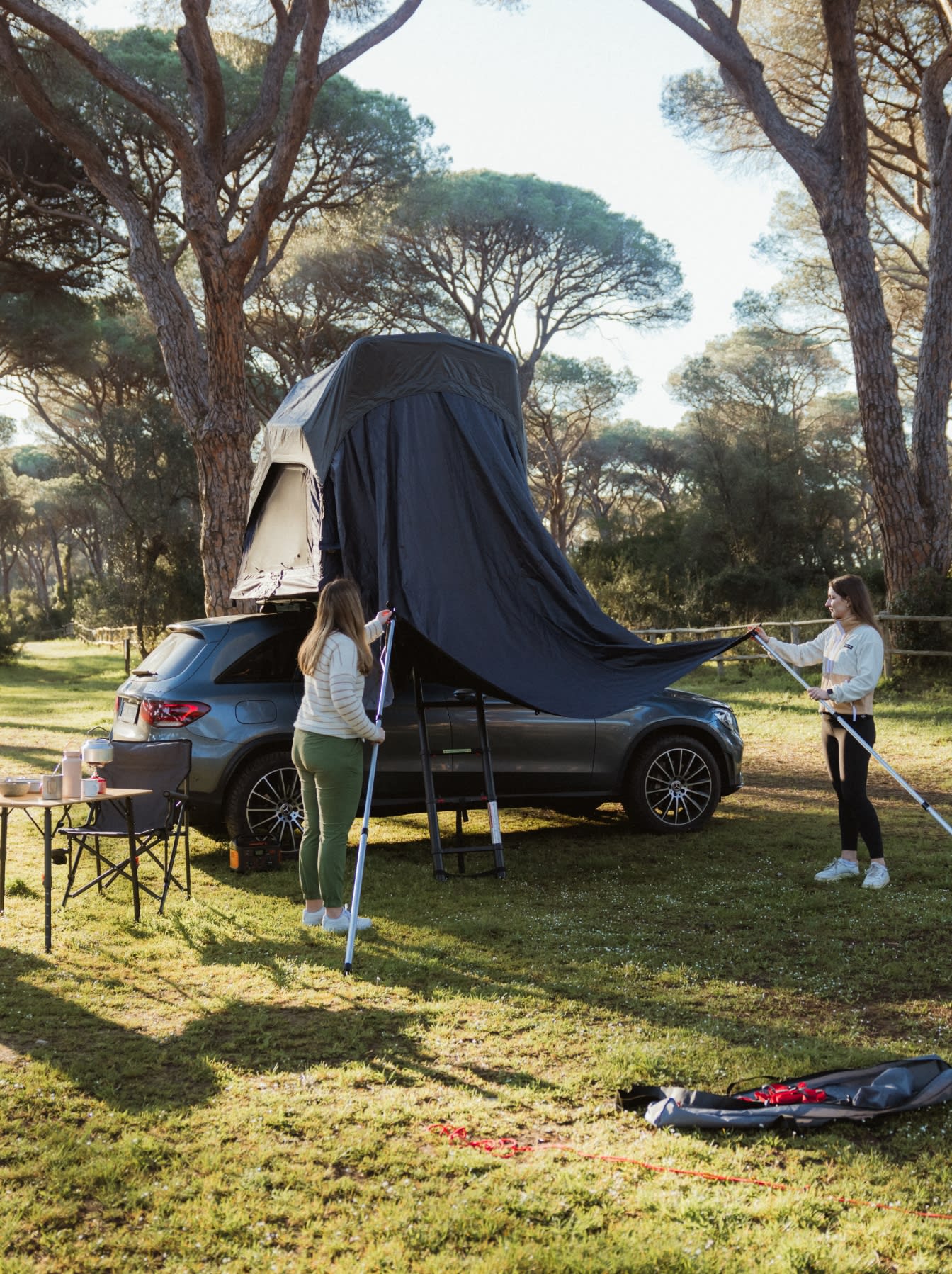 240709-Freedom-Tarp-Aufbau-an-Dachzelt