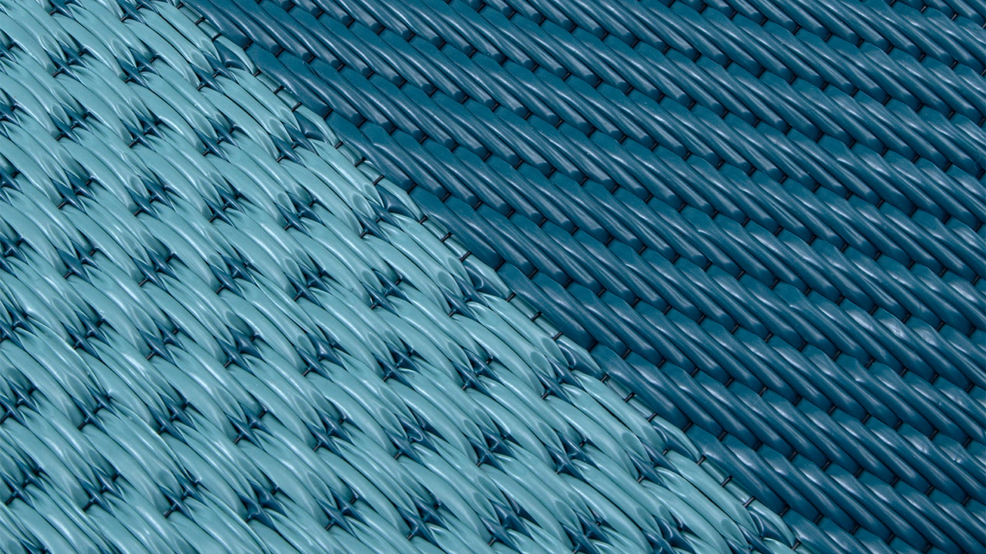 250521_QDO_PDS_Outdoor_Carpet_16x9_V01_NR01