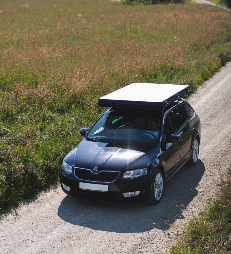 Skoda_Octavia_mit_qeedo_Dachzelt_V01_NR01