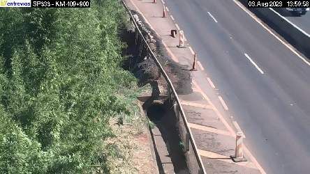 Acostamento sinalizado