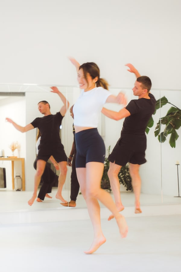 Corporate group training session with kettlebells — hyht workplace wellness Zurich