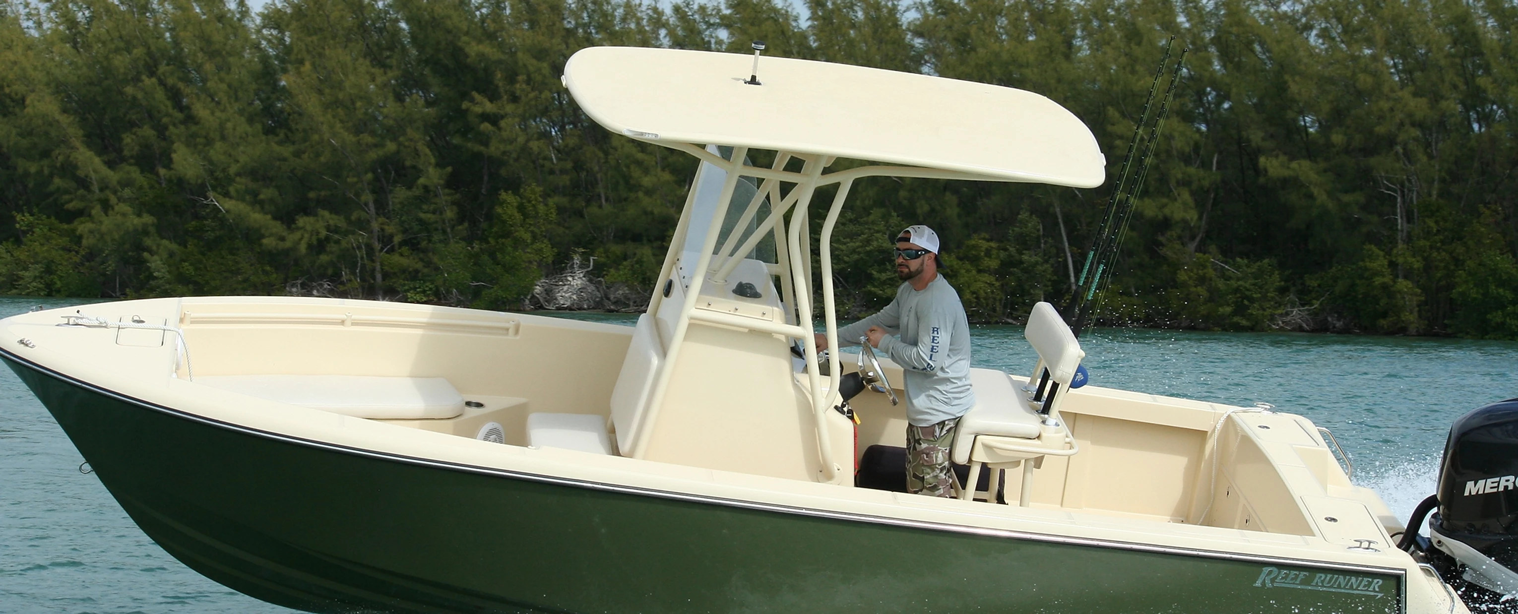 Reef Runner Boats 23