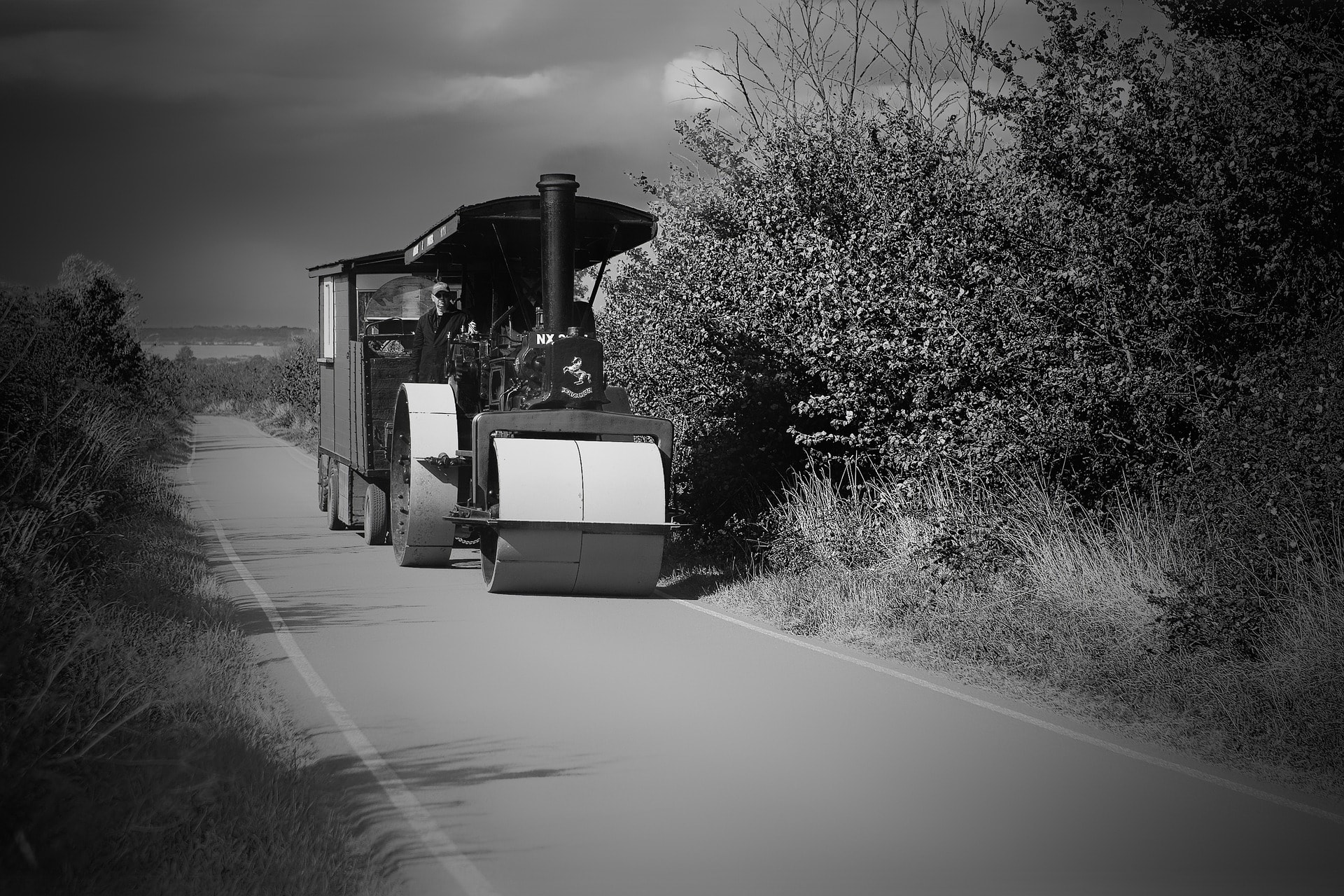 Road roller.  (WRYYY!)