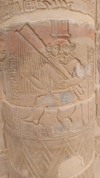 Toto je ošklivý a veselý bůžek...Bacx