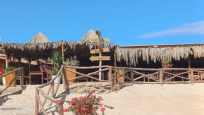 Tam byl oběd...všechno je tady formou bufetu, takže mňam!