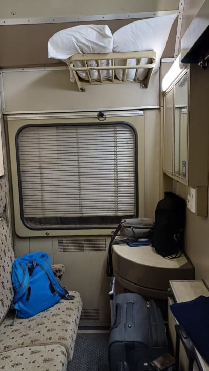 Kupé...no...lepší než noční vlak v Indii, to se musí uznat...je to bžunda!