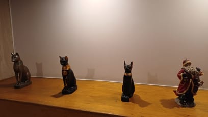 A kdo si všimne, jakou úlitbu turistům sem dali???