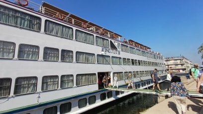 Loď je zjevně takový plující hotel